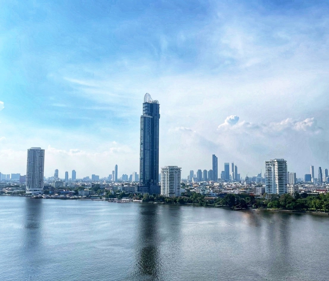 Canapaya Residences tọa lạc tại phần bụng của sông Chao Phraya 