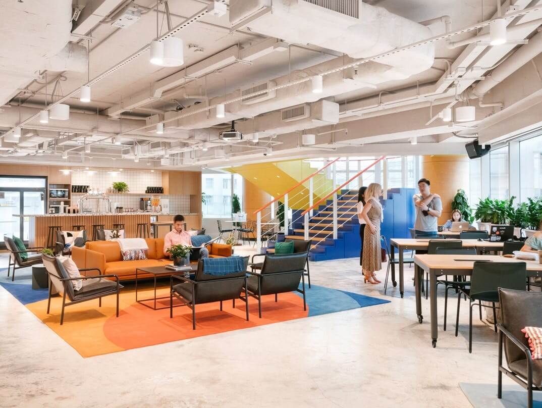 Co-working được bố trí thiết bị văn phòng cơ bản, đủ đáp ứng nhu cầu sử dụng cần thiết