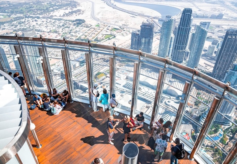 Đài quan sát tại Burj Khalifa - At the Top tại các tầng 124, 125 và 148