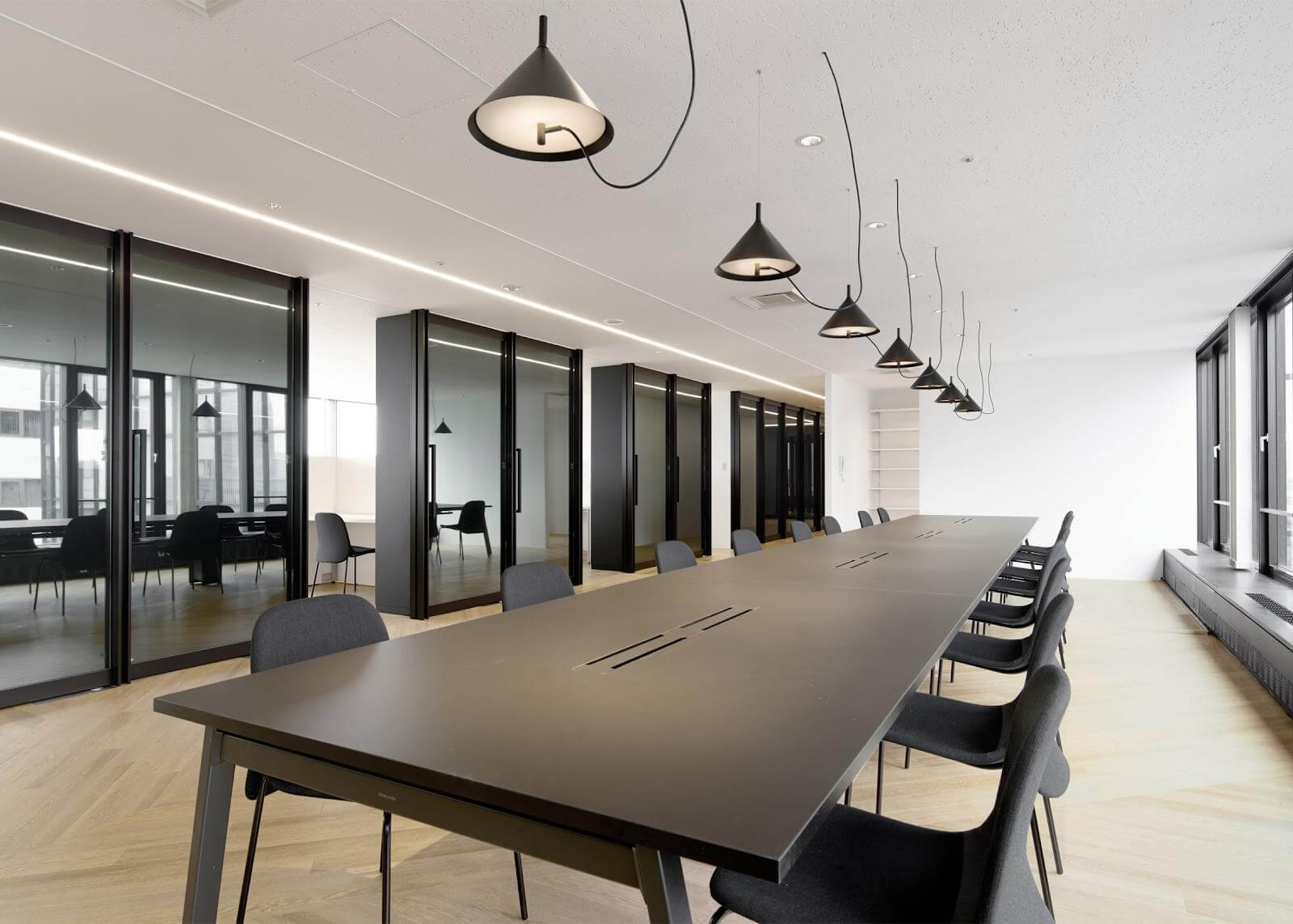 Thiết kế không gian phòng họp phù hợp với số lượng nhân sự của doanh nghiệp